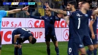 鎌田大地チームメイトが愚行！ マジギレの敵ファンからブーイング＆物を投げられる…ダービーで無用な煽りセレブレーション→仲間たちが「すまない」と謝罪した一部始終