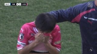 「泣くな！」「次にいかせ」21歳FW、涙の一発退場に「これで学んでくれれば」ベンチもファンも優しかった瞬間　途中出場→J１初ゴール→一発レッドカードで退場…たった20分で起きた“天国から地獄”の劇的展開