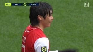 「なんでイエローよ」「どうした？」伊東純也、フリーキックで“謎の警告”発動に困惑　唐突過ぎるイエローカードの提示に笑うしかなかった瞬間「遅延要素ない」「審判熱くなっちゃってる」