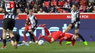 関係者全員がブチギレ合う！“イエローカード貰いすぎ男”が大暴れ　審判に猛抗議、相手と激しい口論… 背後から股下に“殺人タックル”を炸裂した瞬間