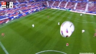 何が起こった！？ ボールが上空カメラ直撃→垂直落下した驚愕シーン！ 激レアの衝撃映像に「初めて見た！」「当たった？」「これすげぇwww」などファン興奮