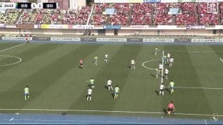 「オフサイドだろ」「どう見てもオン」壮絶な撃ち合いに発展した湘南vs浦和戦でファンの意見真っ二つ VAR発動“袖の1ミリ”究極の判定の瞬間