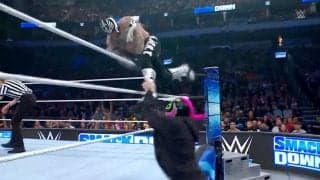 謎の覆面レスラー、突如乱入→正体判明で場内騒然 試合妨害＆マスク踏みつけの侮辱行為に“大ブーイング”非難殺到の瞬間