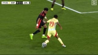 さすが“330億円オファーが届いた16歳”だ！ 神童が華麗なヒールパス→鋭いカットインで敵を翻弄した一部始終「スペイン代表でもヤマルが一番うまい」「半端ない」などの声