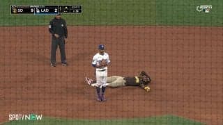 お前たち、何してんだよ！？ドジャースまさかのドタバタ劇に巻き込まれたスター選手、ベース間猛ダッシュに疲労困憊でバタリの一部始終