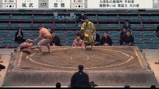 16歳力士が先輩力士をたった3発でKO…直後、咄嗟の紳士的な振る舞いにほっこり「やさしい」「いいね」