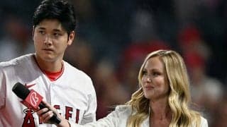 指定席だった大谷翔平の隣…美人レポーターが挙式「エリカ様おめでとう！」　祝福殺到