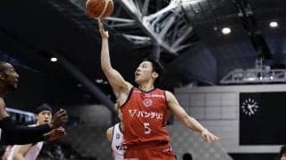 河村勇輝がダブルダブルの活躍で横浜BCが白星…馬場雄大との日本代表対決は痛み分け