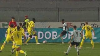 何から何まで完璧！神トラップからの爆速ドリブル→仕上げに余裕たっぷりの股抜きスルーパス！プレミアの名手が右サイドを完全支配した瞬間が「最高過ぎる」