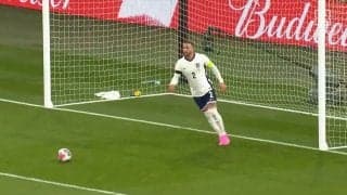 マンCに激震！？首位攻防戦を前に守備の要が親善試合で負傷、代表離脱へ　爆速プレスバックの直後、ピッチに座り込む姿に「大丈夫？」「無理しないで」