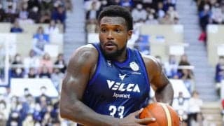 長崎がパーキンズとの契約解除を発表「断腸の思い」今後はコーチとして帯同へ