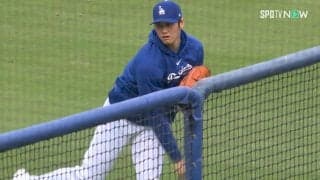 大谷翔平が投げた！右肘手術後、公の場で初のキャッチボールにファンからも歓喜の声が続出「結構な強度」「嬉しいよ～」