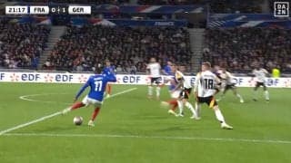 「イカれてる！」フランス代表FWの“特殊な変態ドリブル”にネット騒然！ ドイツ代表DFを連続でチンチンにした一部始終「両利きはリズムが掴めない」「異次元だわ」