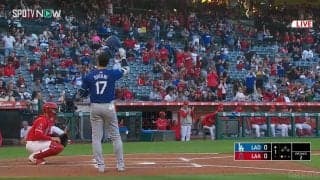 大谷翔平、驚きと感動で思わず“フリーズ” 古巣エンゼルスの粋な演出で見せた珍しいリアクション