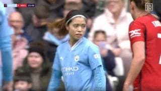 「華麗すぎる」「めっちゃ上手い」長谷川唯が体をすべり込ませて回転→ボール奪取する瞬間　日本の司令塔が体格が劣る相手に完璧すぎるタックル