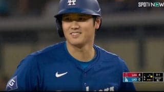 なんで笑ってんだよ！ 大谷翔平があわや顔面死球後に見せた“神対応”にファンが拍手喝采 「大変な時なのに流石すぎる」「みんなほっこりする謎展開」