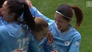 スタジアム騒然！ 長谷川唯が美しすぎる“神トラップ”でビタ止め→先制ゴールを演出した瞬間　マンチェスター・ユナイテッド相手に無双した圧巻テクニック