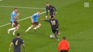 「スーパースター！」「王様！」終了間際に劇的過ぎる同点ゴールを突き刺したイングランド代表“新10番”に絶賛の嵐！ホーム連敗を阻止した殊勲の一撃に「本当に華がある」