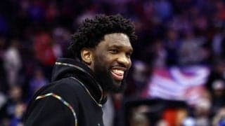 シクサーズ指揮官がエンビードの復帰時期を語る「プレーイン前に戻ってくる可能性が高い」