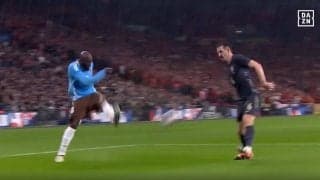 「そんなことできたのかよ！」「ギャップww」ベルギーの“野獣”が放った超・芸術的アウトサイドクロスが“繊細過ぎる”と話題に「カラダでかいのに意外」「そんな人だった？」