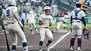 前回準Vの報徳学園が4強　大阪桐蔭に勝利　センバツ