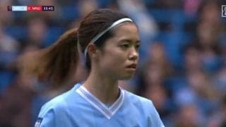 「天才かよ！」「美しすぎる」 長谷川唯がエグすぎる“超絶ピンポイントクロス”を炸裂した瞬間　マンUを切り裂く正確無比なコントロールキックにスタジアム騒然