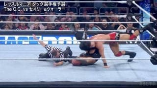 「VAR導入しろよ！」「阿部四郎か」レフェリーが見落とした“決定的瞬間” 身長2m“大男”レスラーが屈辱のフォール負け…疑惑の勝利に賛否噴出