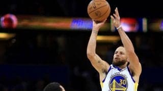 クラッチタイムで真価を発揮するステフィン・カリー…3ポイント30本成功でNBA新記録