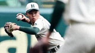 「守備職人」が美技で沸かせる　報徳学園が持ち味発揮　センバツ