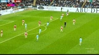 「日本の誇りだ」アーセナル冨安健洋、世界中が注目する大一番マンＣ戦で３か月ぶりの戦列復帰！ プレミアリーグ最強ドリブラーとの“ハイレベルすぎる１対１”が話題