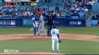 絶体絶命ピンチを脱出かと思いきや… 大谷翔平の試合で2日連続打撃妨害の珍事 “三振”の場面で無情判定「監督も怒るわな」