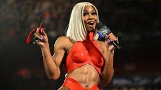 全米屈指の大物女子レスラー、初登場で観客に神対応 「かっけー」「筋肉やべえな」異次元の肉体美にも反響