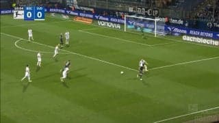 らしくない！？ジャガーの『オシャレ』パス炸裂！味方の突破に味付けする日本代表FW浅野拓磨の一瞬の閃き