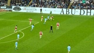 「つよっ！ 余裕で抑えた！」冨安健洋、“ワールドクラスの守備”で最強ドリブラーに完全勝利した瞬間！ 三度目の正直に「最後は勝った」「このシーンで全部が払拭された」