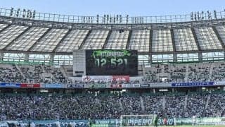 「お二人姉妹みたい」女子アナコンビの“紫ユニ”での味の素スタジアム生観戦ツーショットが「かわいい」と話題！「仲良し」「お二方ともクールな笑顔」の声