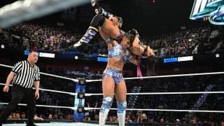 “元ウェイトリフター”女子レスラーが「とんでもない背筋力」で超ド級スープレックス　「よう投げれた」恐るべきパワーに識者も愕然