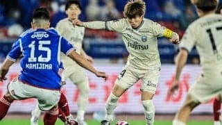 「美女対決ですね！」「最高のツーショット」神奈川ダービーで実現した「人気女性タレントのユニフォーム着用2ショット」が大反響！ 川崎と横浜FMを愛する2人が嬉しいコラボ