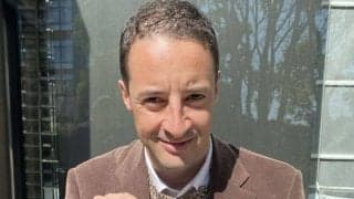 ルメール騎手サイン入りブーツのオークションが開催