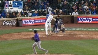 球場騒然…どこまで飛ばすんだよ！ 打った瞬間にホームランと分かるスコアボード直撃の超特大弾　球界屈指のフルスイング屋の“確信”の一撃にファン騒然