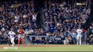 大谷翔平、移籍後初アーチでドジャースタジアム“総立ち”の圧巻光景 大歓声やまず「感動」の声