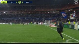 「本当にいいボール蹴るよな」伊東純也、先制の起点となった正確すぎるピンポイントクロスに脚光 チャンスクリエイト数もリーグトップに