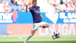 クロースが新スパイクを試し履き　自国開催のユーロに向けてか