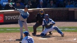 意味不明に飛んでいく大谷翔平の打球 泳いで右手一本の“崩れ打ち”がホームランになる不思議映像「意味が分からないホームラン」「軽く打ってあれはやばい」