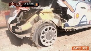 世界一過酷なラリーで衝撃のタイヤバースト 「あの接触でこんなボロボロになるのか」想像越えるアクシデントにファン衝撃