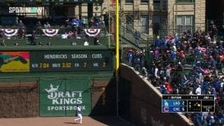 また俺の上、飛んでったな…鈴木誠也、2年連続で大谷翔平の驚愕アーチを見送る事態に 昨年は弾丸ライナー、今年は片手打ち