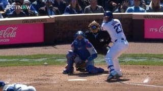 鈴木誠也の威圧感に相手投手が混乱状態に…剛腕投手がホームはるか手前に弾む大暴投シーン