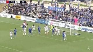 「嘘だろ！？」劇的な“ゴールキーパーの同点弾”が話題沸騰！ J3今治の守護神が巧みな動き→敵を弾き飛ばす豪快ダイビングヘッドの瞬間「ゴラッソだ」「気持ちいい」