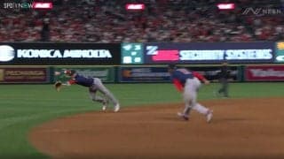 「痛いっ！」これぞメジャー！のスーパーダイブも……まさかのアクシデントでファンからも心配の声続々「この痛がり方はまずい」「奥の人泣きそうになってた」