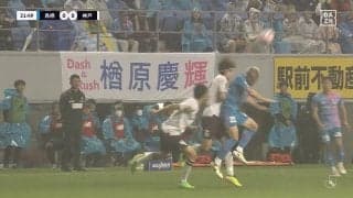 「今のがイエロー？」「かわいそう」鳥栖・富樫vs神戸・扇原の頭部がぶつかり合う激しい空中戦で判定に物議　競り勝った富樫のイエローカードに「厳しすぎるだろ」