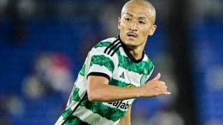 「また髪色変わってる」「かっちょええー！」セルティックFW前田大然が大一番オールドファームを前に“銀髪”に変身！「シルバー大然さんめっちゃ速そう…」の声